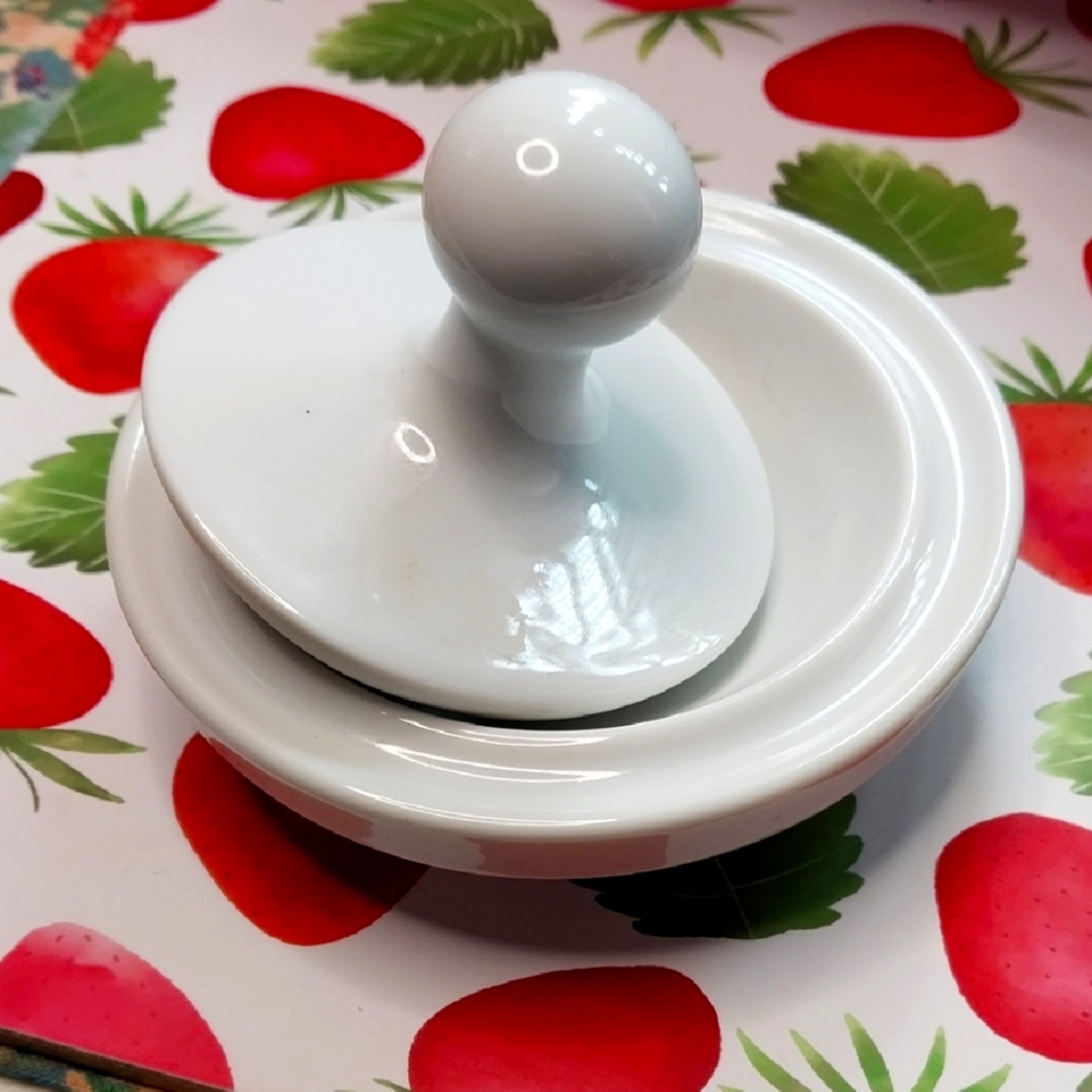 HIC Kitchen Flying Saucer Mortar and Pestle (New No Tags)